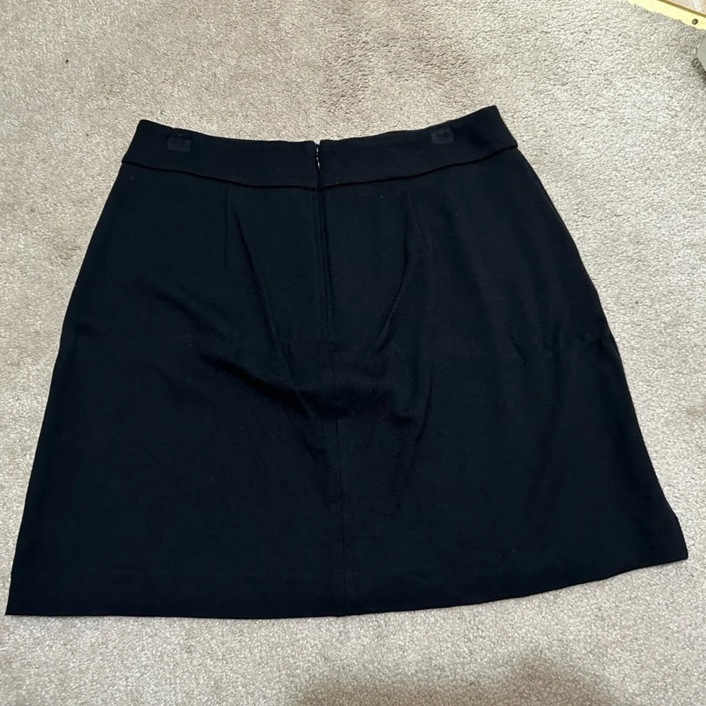 🦋 3/$9 Cabi #3583 AGENCY Black Thick Knit Stretch Ponte A Line Mini Skirt - Picture 7 of 7